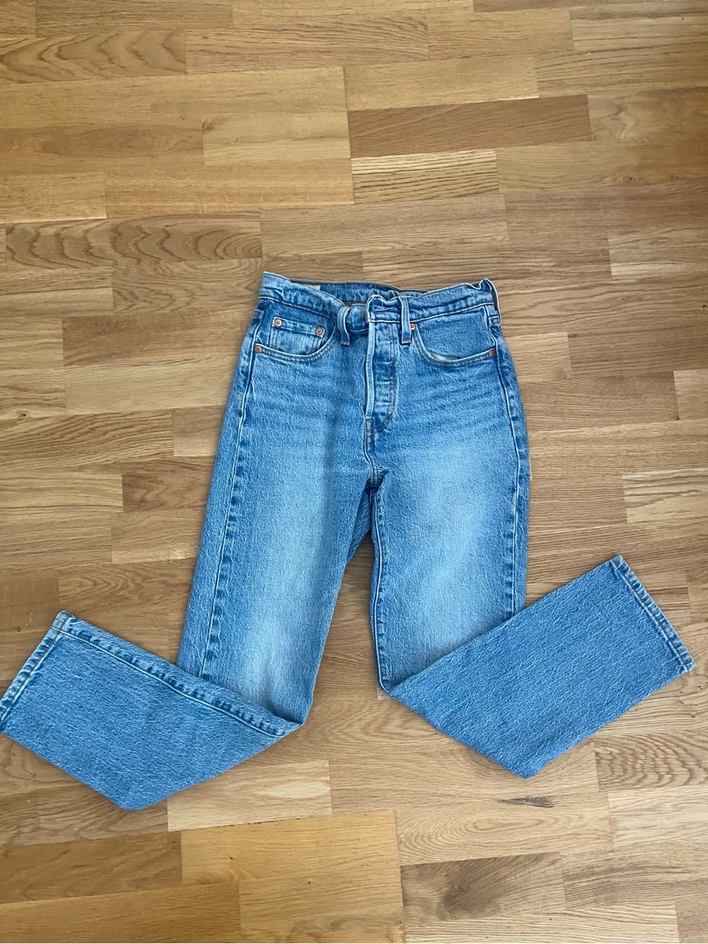 Levi's 501 Straight Jeans in Light Blue Denim